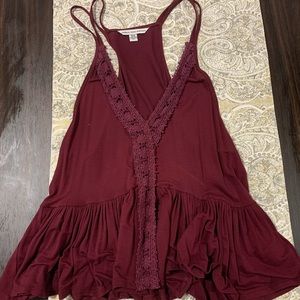 American Eagle maroon tank